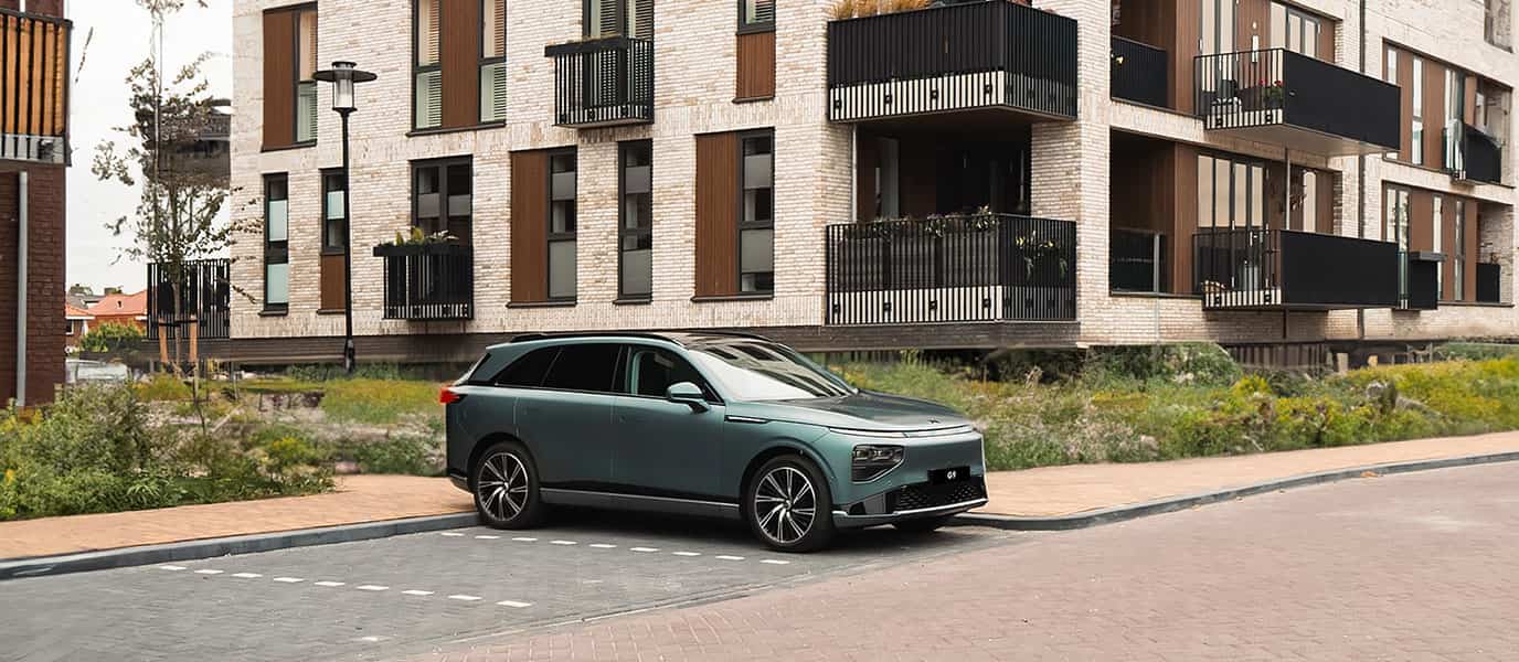 אקספנג G9 בחניה ברחוב מגורים